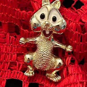 Vintage Gold tone Cartoon Chipmunk Brooch